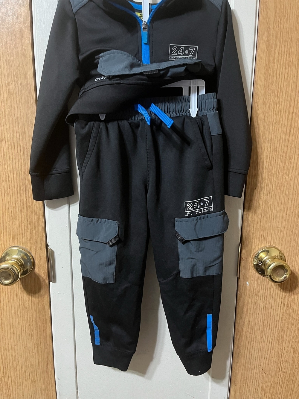 Kids Black & Gray Hooded Pullover and Cargo Jogger Set - Picture 2 of 2